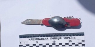 За замах на вбивство сусідів жителя Мелинська відправили на лікування