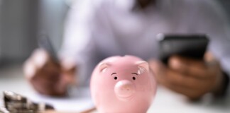 Фінансові поради знаменитостей: чи можна їм довіряти