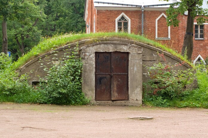 Навіщо в Росії упорядковують бомбосховища