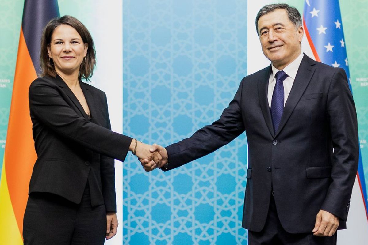 Бербок закликала Шольца виробити чітку позицію щодо Китаю. Під час зустрічі з узбекистанським колегою Володимиром Норовим Бербок закликала Шольца виробити чітку позицію щодо Китаю. Фото: Florian Gaertner/photothek.de