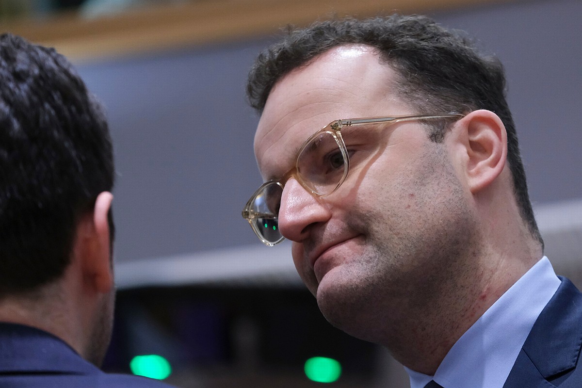 Йєнс Шпан та його чоловік Даніель Функе: гей-пара вирішила завести дітей фото 2 «Коли дітям 18, а батькам 80, я не знаходжу це привабливим ні для дітей, ні для батьків. Ну, якщо так, то незабаром». Alexandros Michailidis/shutterstock.com