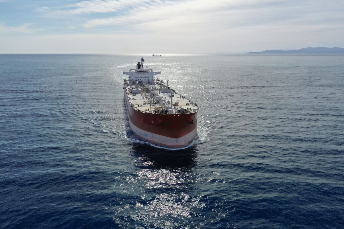 G7 домовилася про фіксовану ціну на російську нафту. Фіксовану ціну на морські перевезення нафти незабаром оголосять. Фото: Aerial-motion/shutterstock.com