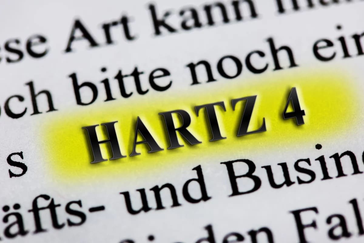 Фрідріх Мерц запропонував підвищити ставку Hartz IV фото 2 Лідер ХДС Фрідріх Мерц запропонував підвищити ставку Hartz IV до 1 січня 2023 року. Фото: P365/shutterstock.com