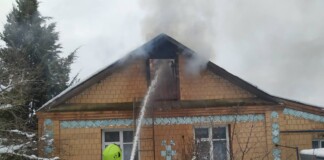 В місті Острог ліквідували пожежу у приватному житловому будинку (Фото)