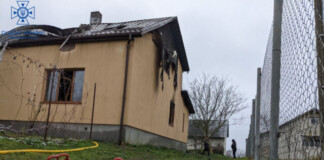 Біля Рівного ледь не згорів будинок