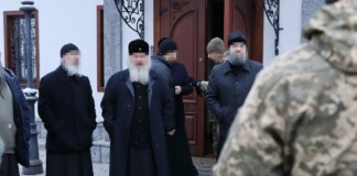 У Києво-Печерській Лаврі СБУ проводить обшуки