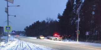 На Рівненщині під колеса автівок потрапили двоє 16-річних дівчат