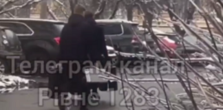 Із Подвор'я УПЦ МП у Рівному виносили валізи та тубуси