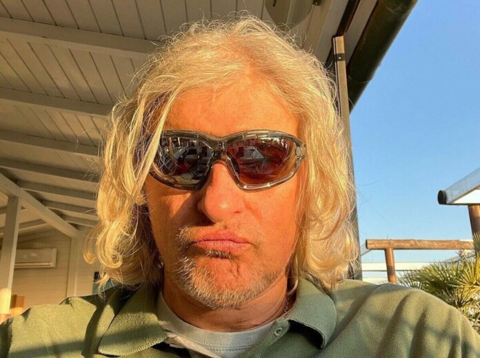 Тіньков розпочав процес відкликання бренду «Тінькофф»