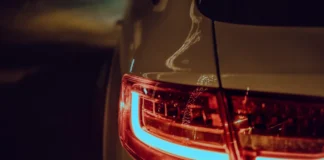 Чому запітніють задні ліхтарі?