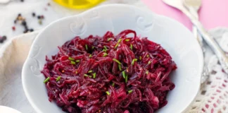 Буряк по-корейськи: неймовірно смачна і проста у приготуванні страва