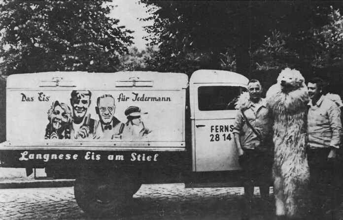 Хто першим встромив палицю в кригу