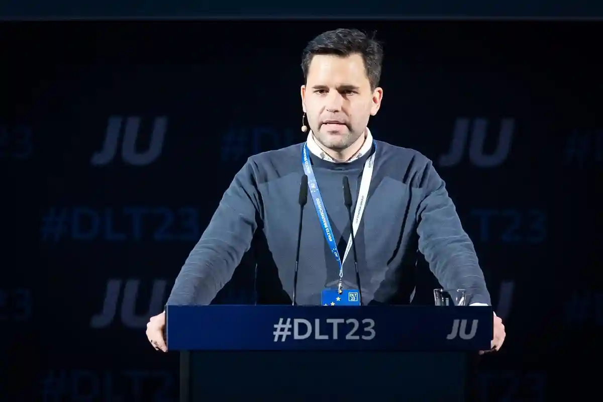 Лідер Молодого союзу хоче проводити жорсткіший курс щодо міграції фото 1 Йоханнес Вінкель - 75-й День Союзу Юнг Німеччини: Виступ Йоханнеса Вінкеля на 75-му Дні Німеччини Союзу Юнг.