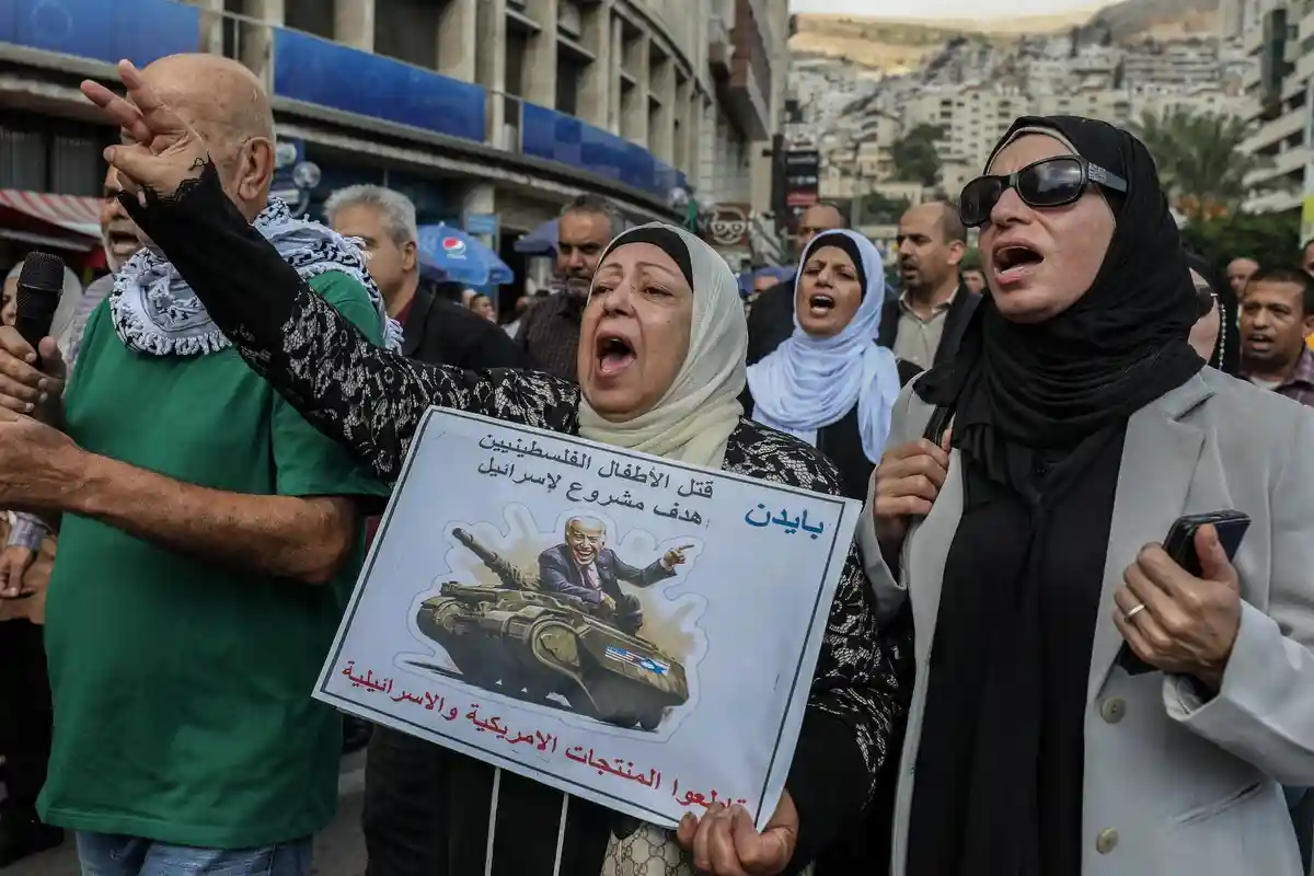 Ракетний удар по клініці: протести у мусульманському світі