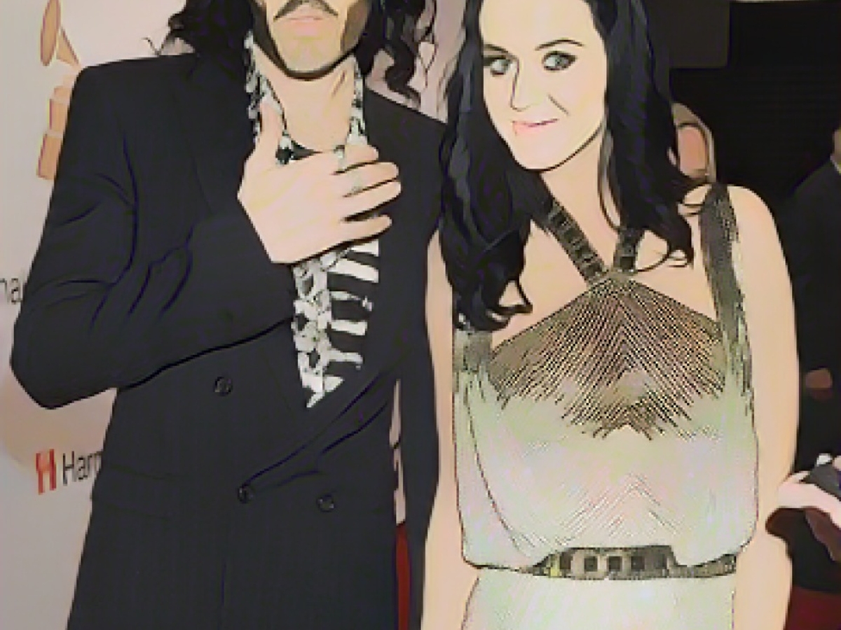 Рассел Бренд та Кеті Перрі познайомилися у 2009 році, одружилися у 2010 році, а їх шлюб тривав лише 14 місяців.