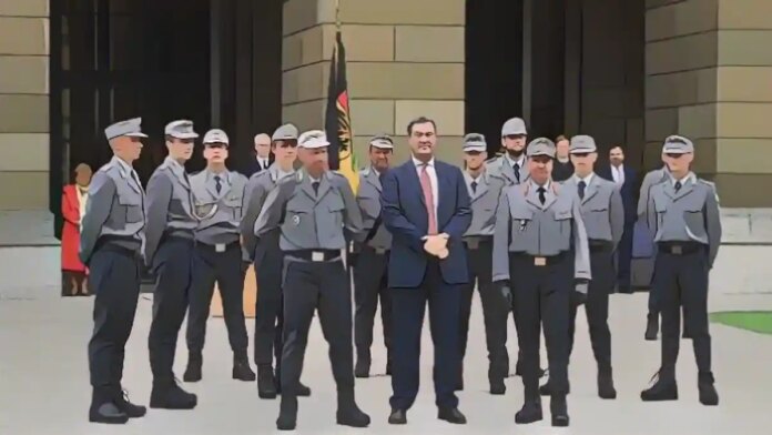 Седер хоче обов'язкової військової служби