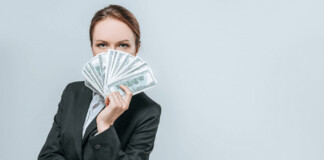 дівчина і гроші