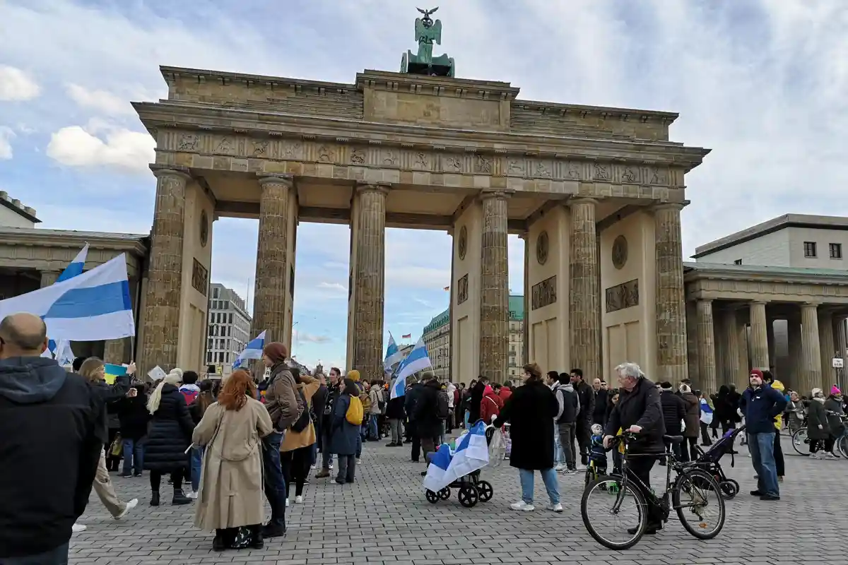 Проти війни за Україну