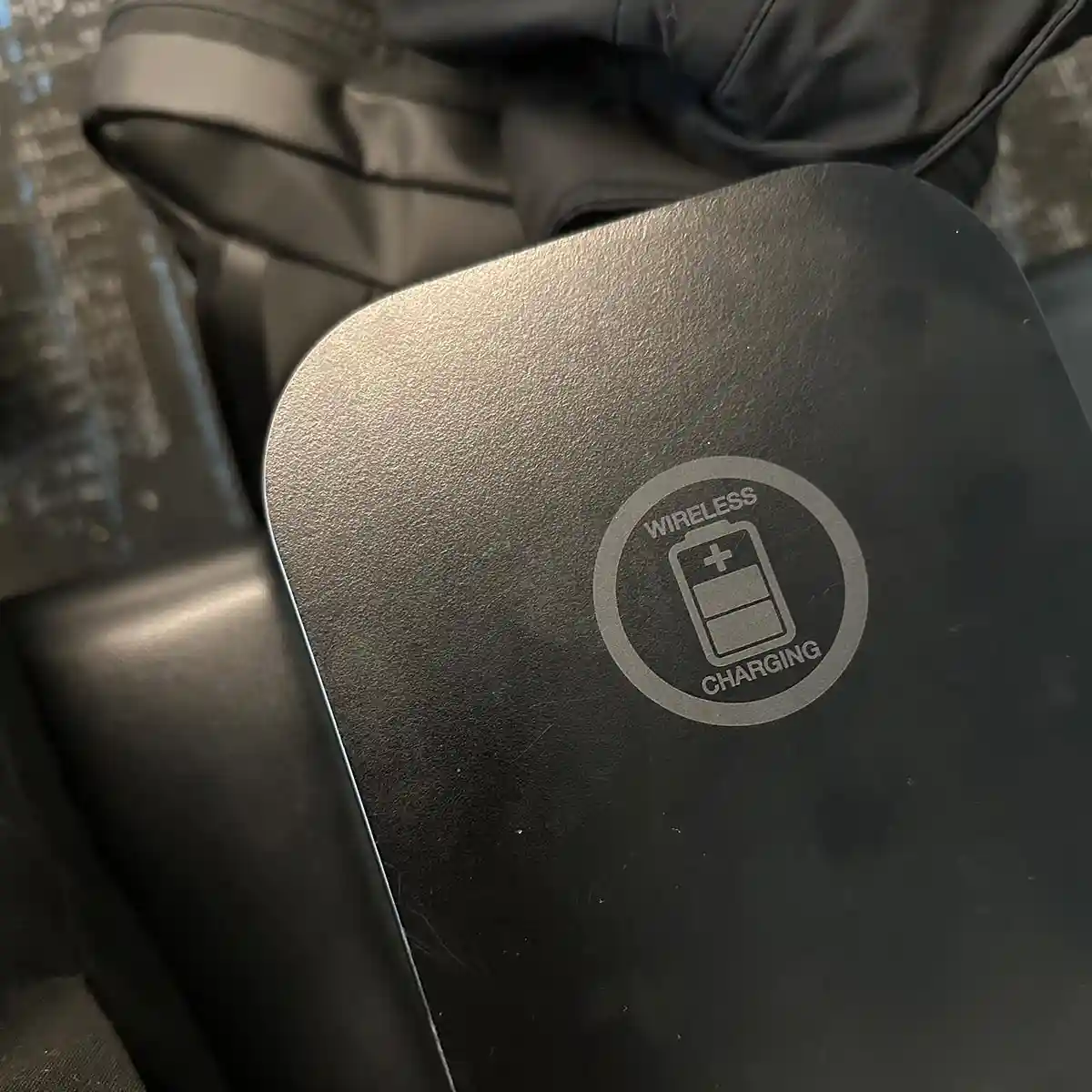 Чому не варто заряджати мобільний телефон у аеропорту.  Фото: ausnews.de