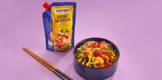 фунчоза з куркою і овочами