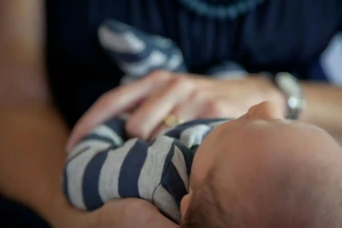 У Німеччині поширюється кашлюк – це захворювання найбільше небезпечне для немовлят. Фото: Myriams/pexels.com