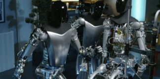 Робот-гуманоїд Optimus