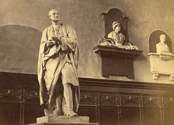 Памятник Ньютону в Тринити-колледже