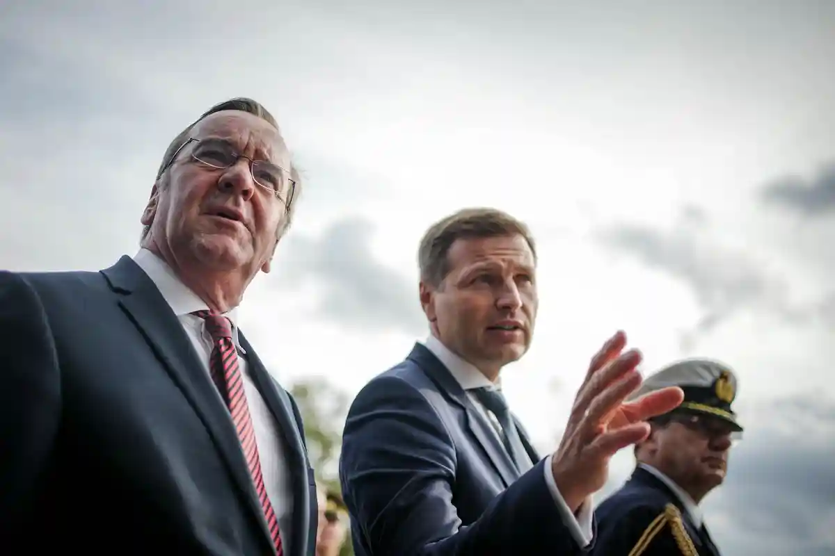 Пісторіус у Таллінні у турботах про східний рубеж НАТО. Фото: Kay Nietfeld/dpa