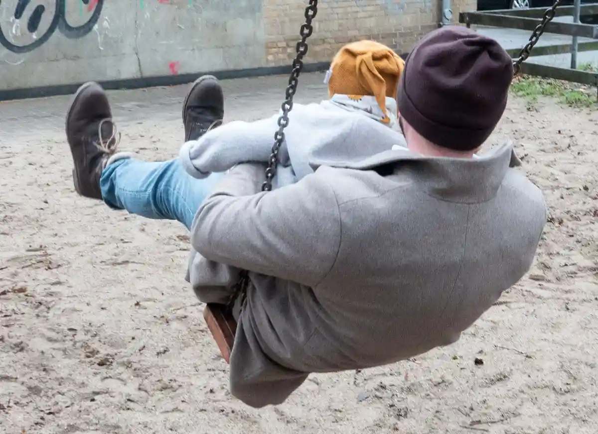 Чоловіки страждають від домашнього насильства. Фото: Marco Rauch/dpa