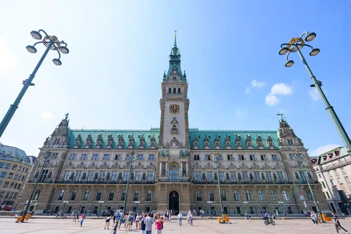 Ратуша Гамбург. Фото: Jonas Walzberg/dpa/Archivbild