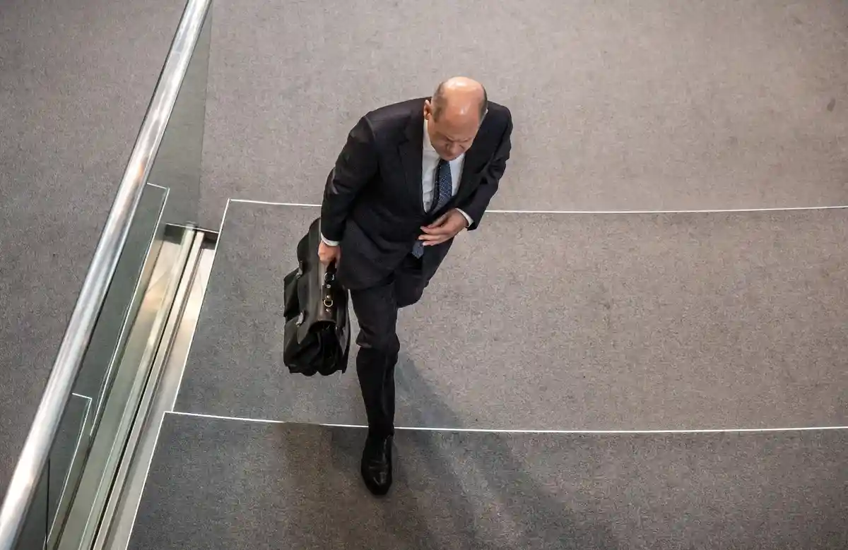 Канцлер Німеччини став на шлях дострокових виборів