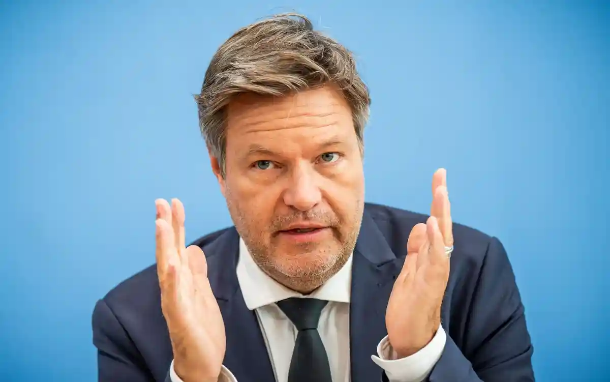 Німецькі політики сперечаються про військові витрати