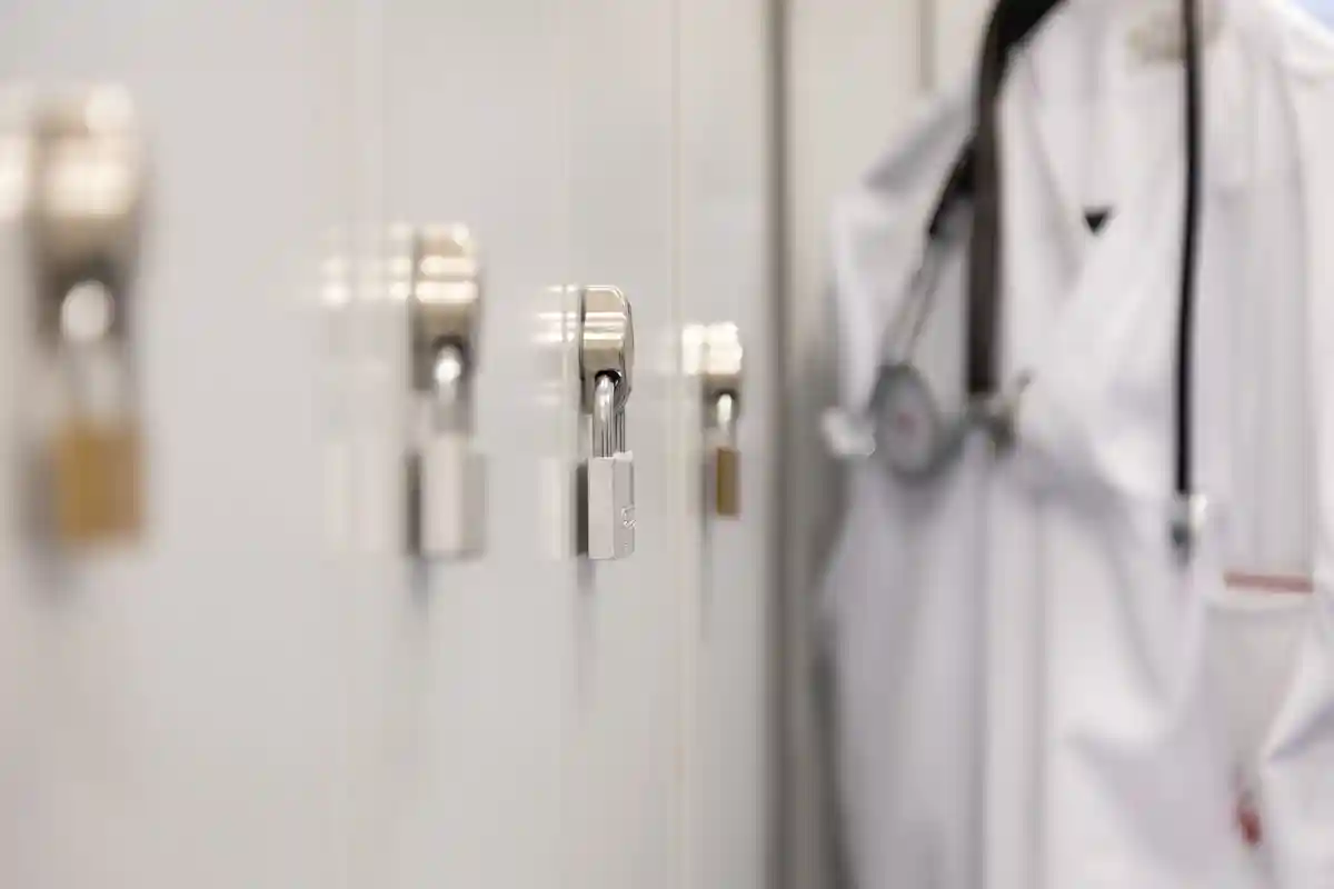 Кількість лікарів зменшується. Фото: Friso Gentsch/dpa/Symbolbild