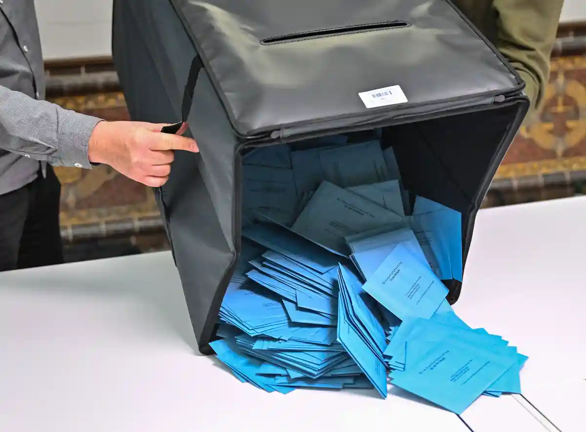 У передвиборній гонці всі засоби хороші?