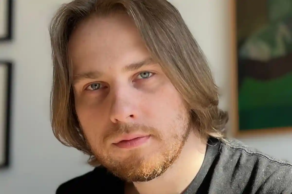 Depseek проти Чатгпта. Війна нейронних мереж за володіння людини. На фото: Роман Фіцялен, засновник проекту Bluemind IA.