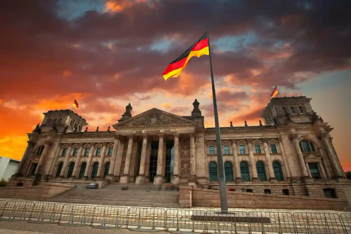 Вона буде в боргу