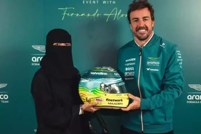 Сара Туркестані