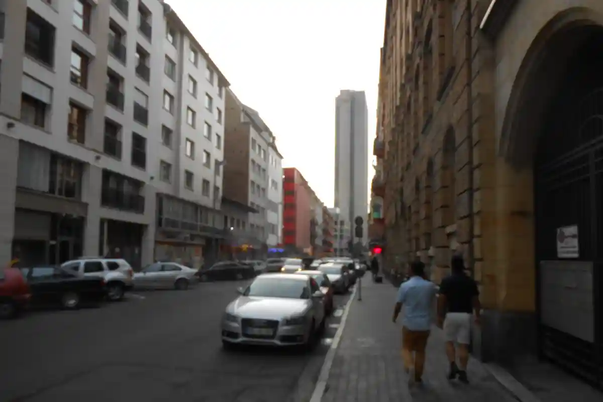 У Франкфурті-на-Мейн.