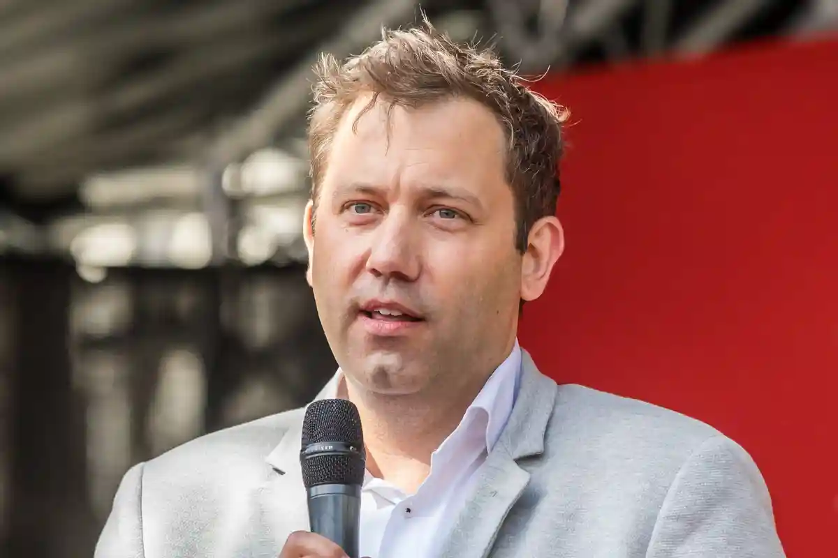 Міністр фінансів Ларс Клінгбайл, будівельник мостів