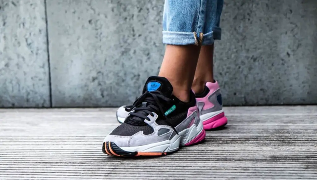 Жіночі кросівки