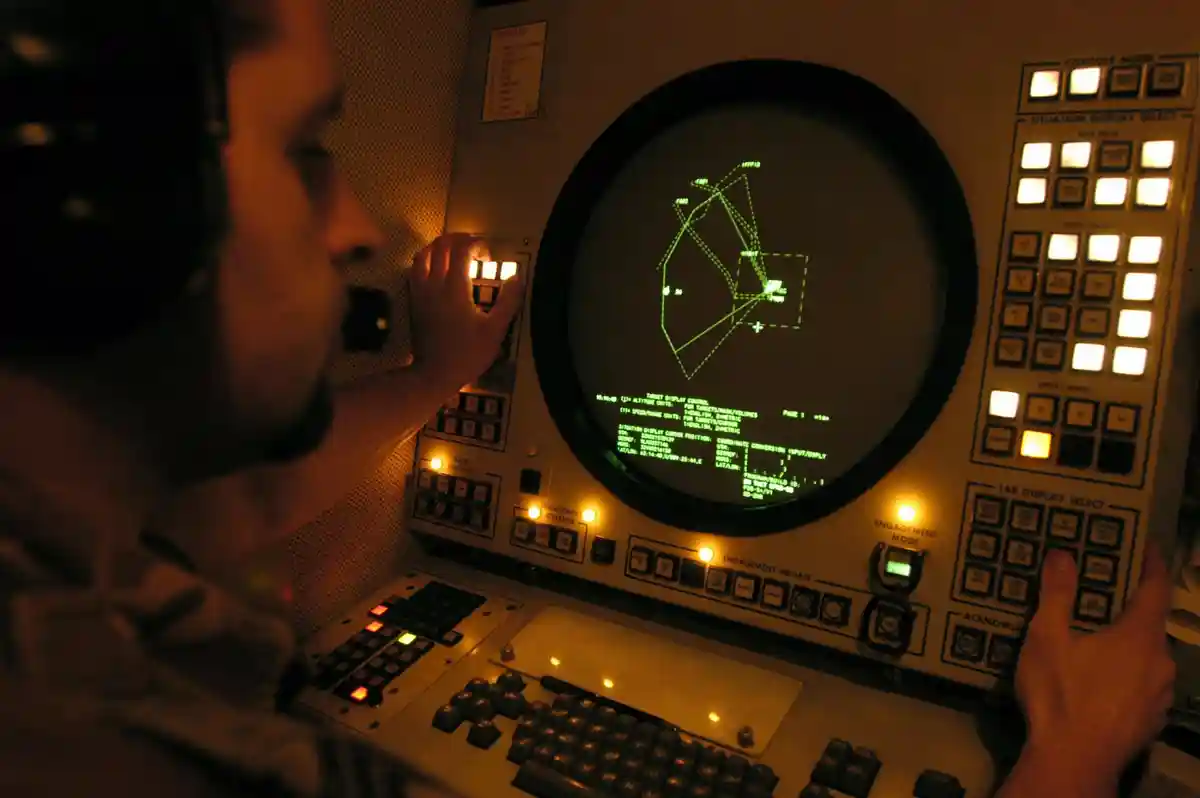 Оператор Патріота ПОРАШЕННЯ ОБОРОНА. Фото: wikipedia.org