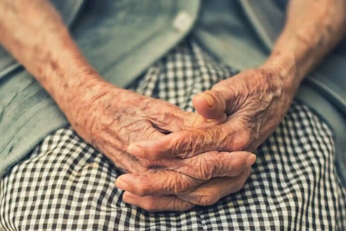 Вчені виявили старечий біомаркер: як це працює?