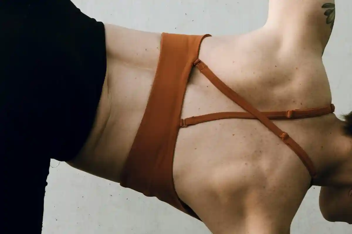 Як зняти стрес у шиї та спині з вправами