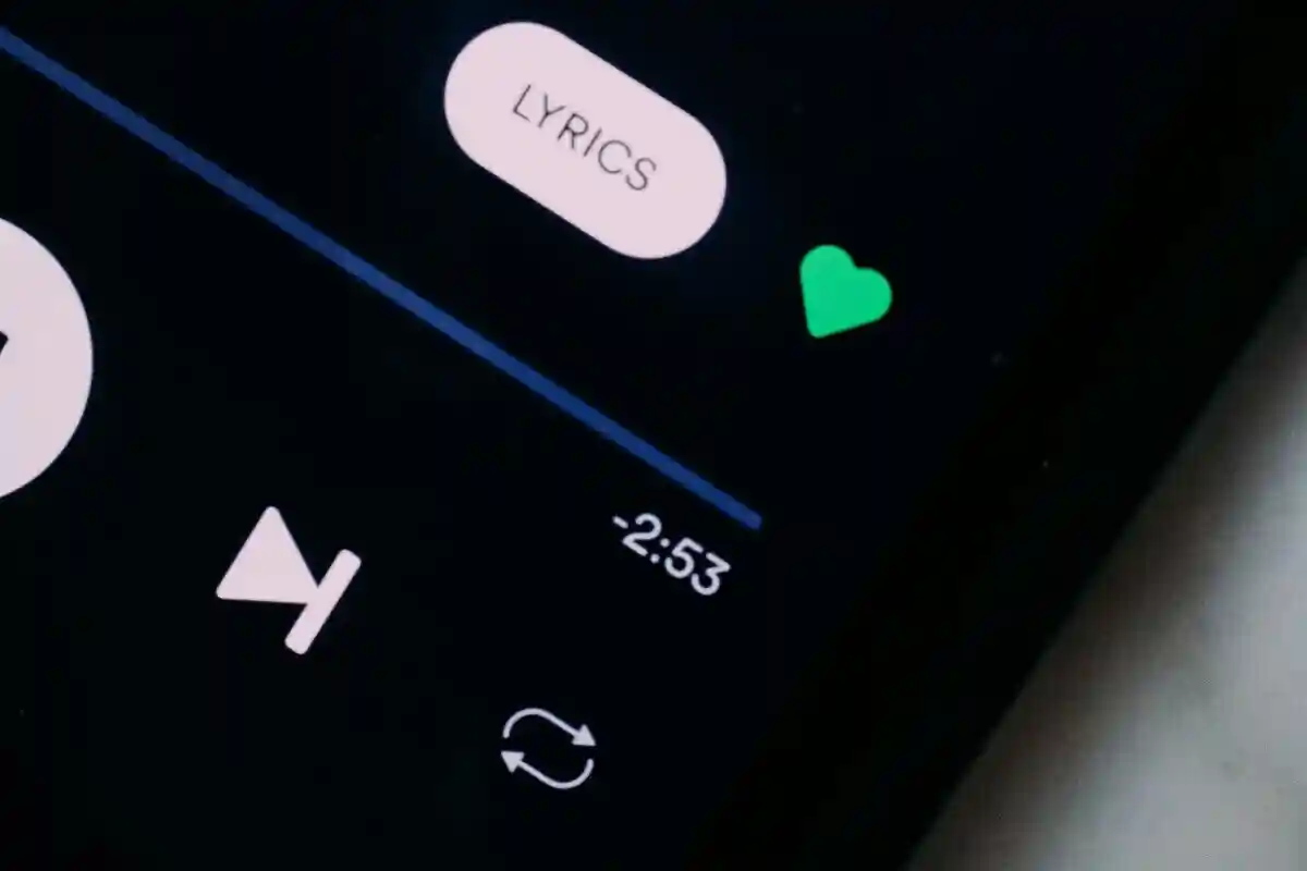 Без втрат у Spotify: нові можливості. Фото: charlesdeluvio / unsplash.com