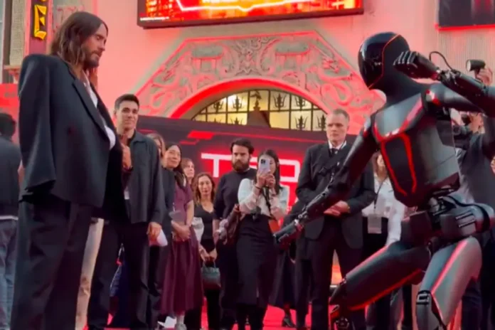 Робот Ілона Маска